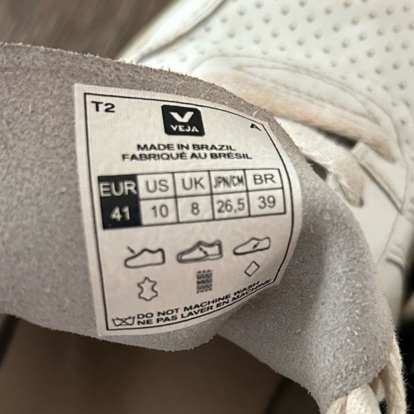 Veja V-10 White and Black Sneakers. Well loved but in good condition. - Picture 9 of 10